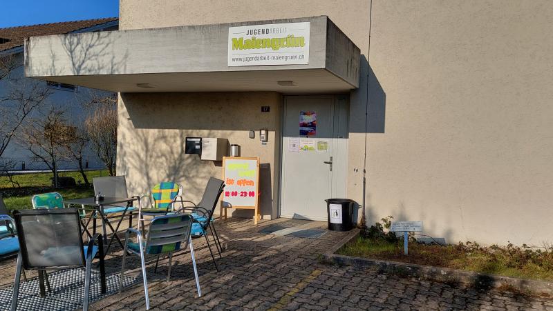 Mittwochnachmittag - Aussenbereich während Trefföffnungszeit