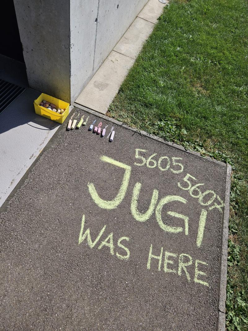 Mobile Jugendarbeit auf dem Pausenplatz in Hägglingen